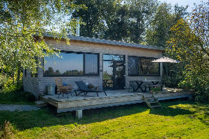 4 persoons vakantiehuis met steiger aan het water in Pean buiten, Friesland