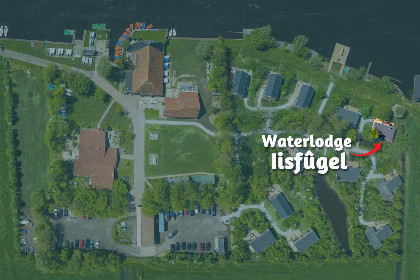 007 Prachtig 4 persoons waterlodge aan het water gelegen in Friesland