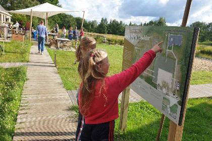 019 Prachtige 7 persoons woonboerderij met grote tuin en vrij uitzicht in Friesland