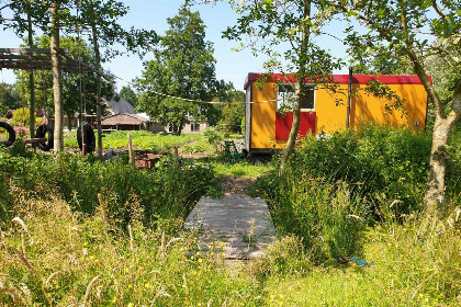 022 Prachtige 7 persoons woonboerderij met grote tuin en vrij uitzicht in Friesland