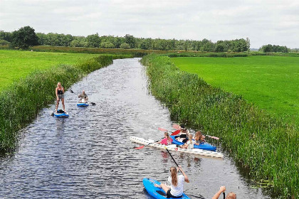 023 Prachtige 7 persoons woonboerderij met grote tuin en vrij uitzicht in Friesland