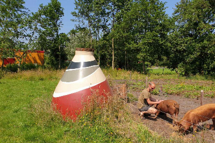 038 Prachtige 7 persoons woonboerderij met grote tuin en vrij uitzicht in Friesland