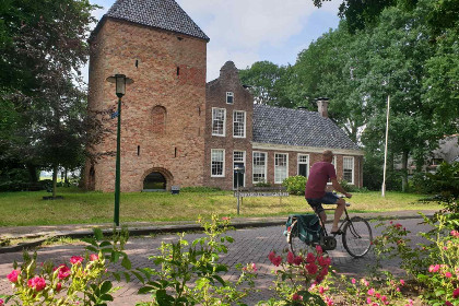 039 Prachtige 7 persoons woonboerderij met grote tuin en vrij uitzicht in Friesland