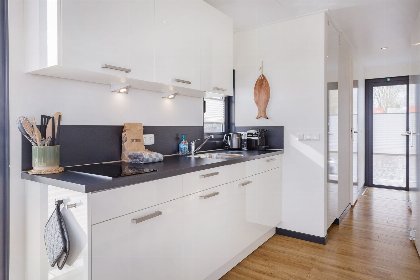 006 Houseboat Agua Dolce met tuin en prive aanlegsteiger aan het Sneekermeer   Paviljoenwei 4 12 | Sneek (Offingawier)