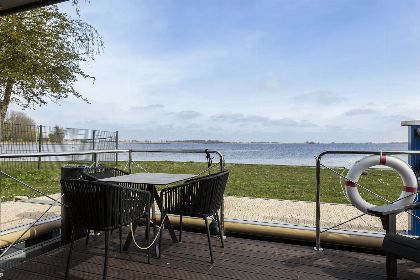 015 Houseboat 'Iere Fugel' met tuin en 2 SUP's   Paviljoenwei 4 | Offingawier