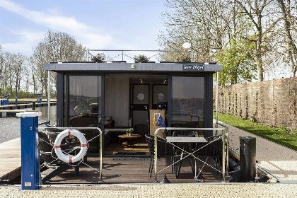 018 Houseboat 'Iere Fugel' met tuin en 2 SUP's   Paviljoenwei 4 | Offingawier