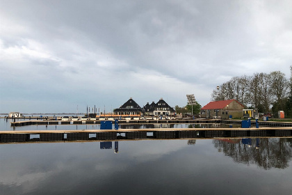 026 Houseboat 'Iere Fugel' met tuin en 2 SUP's   Paviljoenwei 4 | Offingawier