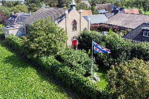 Dorpskerk   bijzonder vakantieadres in Friesland