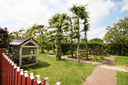 018 Dorpskerk   bijzonder vakantieadres in Friesland