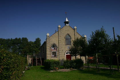 019 Dorpskerk   bijzonder vakantieadres in Friesland