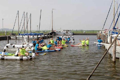 001 Prachtige 40 persoons groepsaccommodatie aan de Friese Meren