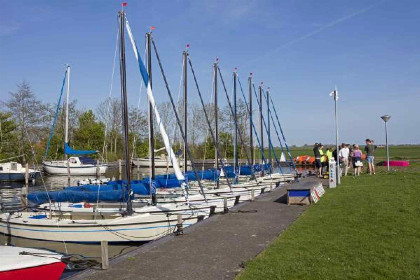 005 Prachtige 40 persoons groepsaccommodatie aan de Friese Meren