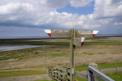 008 Uniek gelegen 11 persoons vakantiehuis aan de Waddenzee