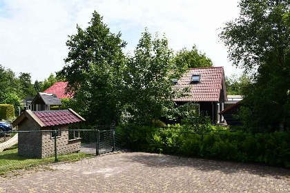 001 Knus 4 persoons vakantiehuis met heerlijke tuin in het Friese Rohel, nabij het Tjeukemeer