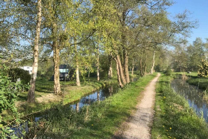 011 Cabin voor twee personen met hottub op een vakantiepark in Scherpenzeel