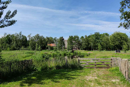 035 Cabin voor twee personen met hottub op een vakantiepark in Scherpenzeel