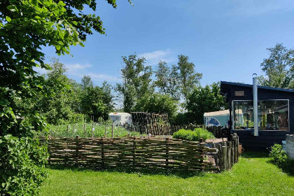 036 Cabin voor twee personen met hottub op een vakantiepark in Scherpenzeel