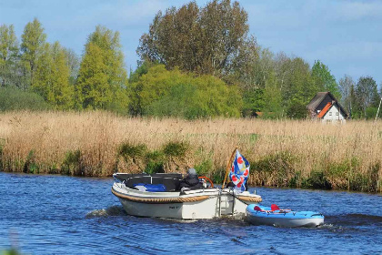 039 Cabin voor twee personen met hottub op een vakantiepark in Scherpenzeel