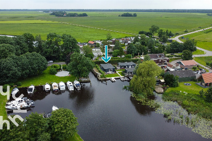 013 Aan de rivier de Tjonger gelegen 4 pers. vakantiehuis inclusief boot in Bantega, Friesland