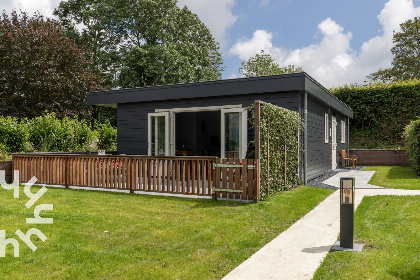 015 Aan de rivier de Tjonger gelegen 4 pers. vakantiehuis inclusief boot in Bantega, Friesland