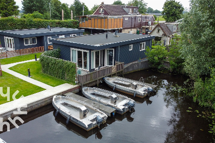 006 Vakantiehuis voor 4 pers. inclusief boot, aan de rivier de Tjonger in Bantega, Friesland