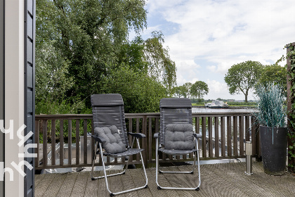 022 Vakantiehuis voor 4 pers. inclusief boot, aan de rivier de Tjonger in Bantega, Friesland