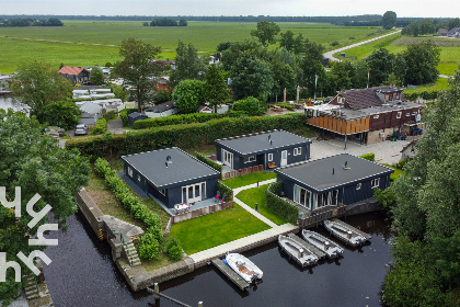 030 Vakantiehuis voor 4 pers. inclusief boot, aan de rivier de Tjonger in Bantega, Friesland