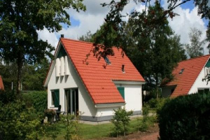 Comfortabel 6 persoons vakantiebungalow op mooi gezinspark met zwemvijver