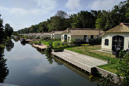 011 Knus 4 6 pers. Boerderijchalet in Friesland