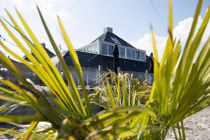 018 Appartement met Havenzicht, gelegen aan het Sneekermeer