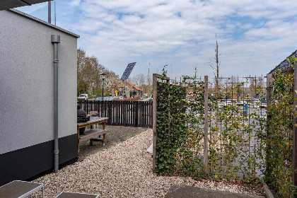 020 Appartement met Havenzicht, gelegen aan het Sneekermeer