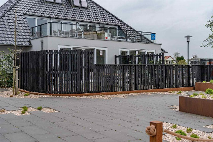 021 Appartement met Havenzicht, gelegen aan het Sneekermeer