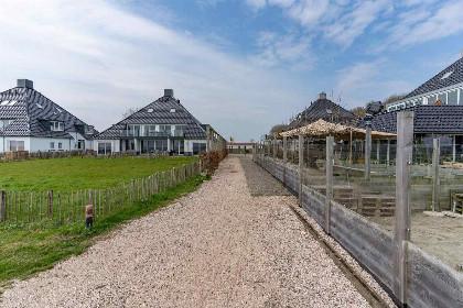 022 Appartement met Havenzicht, gelegen aan het Sneekermeer