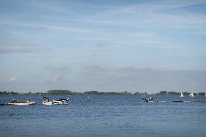 023 Appartement met Havenzicht, gelegen aan het Sneekermeer