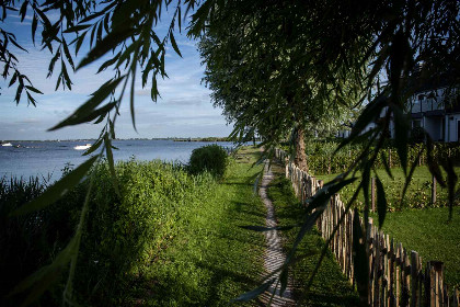 026 Appartement met Havenzicht, gelegen aan het Sneekermeer