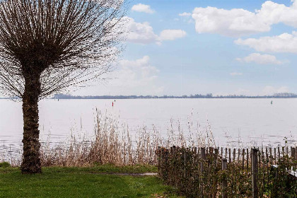 018 Prachtig en luxe 2 persoons appartement aan het Sneekermeer