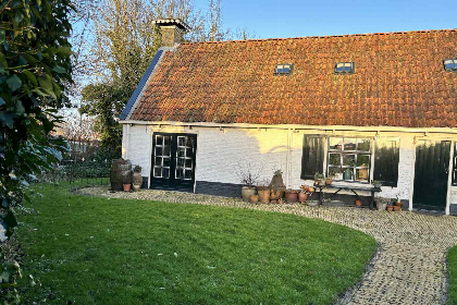 019 Historische vakantieboerderij voor 6 personen aan het water in Terherne