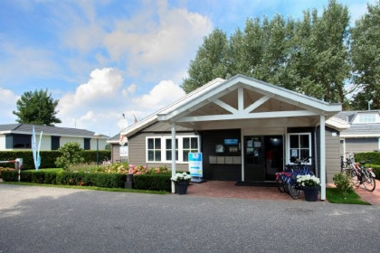 027 4 persoons chalet op vakantiepark Esmeer in Aalst   Gelderland