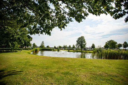 007 5 persoons chalet met sauna en bubbelbad op recreatiepark Esmeer