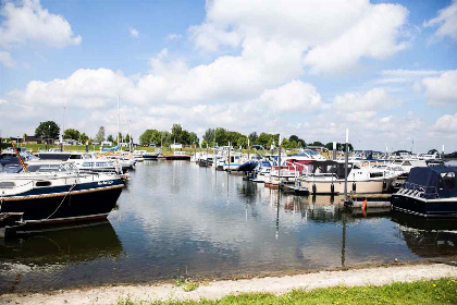 012 5 persoons chalet met sauna en bubbelbad op recreatiepark Esmeer