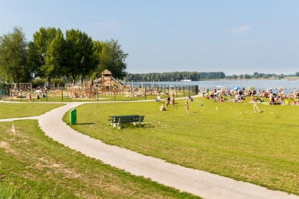 023 5 persoons chalet op vakantiepark Esmeer in Aalst