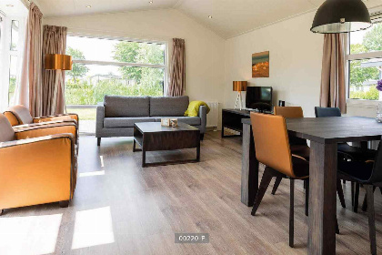 003 Basic chalet voor 4 personen op vakantiepark Esmeer in Aalst