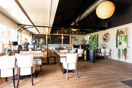 020 Mooi 5 persoons chalet met bubbelbad op vakantiepark Het Esmeer