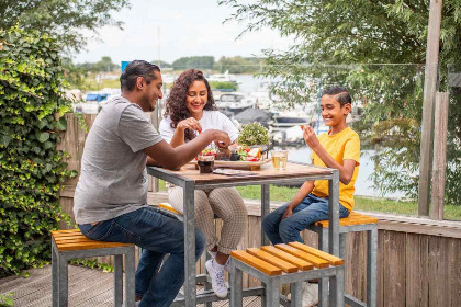 022 Mooi 5 persoons chalet met bubbelbad op vakantiepark Het Esmeer