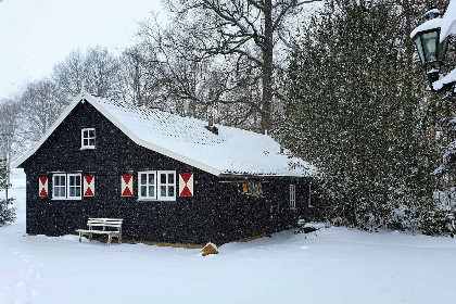 001 Sfeervol 4 persoons vakantiehuis, gelijkvloers met ligbad en grote tuin in Aalten