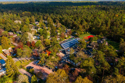 026 10 persoons groepsaccommodatie met open haard op Vakantiepark Beekbergen nabij de Veluwe