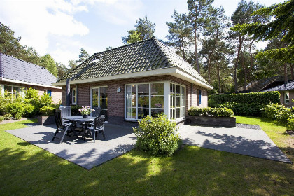 004 6 persoons vakantiehuis met open haard op vakantiepark Beekbergen