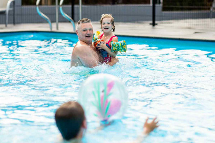 008 Gezellig4 persoons vakantiehuis met bubbelbad en sauna op vakantiepark midden op de Veluwe