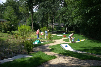 016 Luxe 4 persoons vakantiehuis met bubbelbad op Recreatiepark Beekbergen, op de Veluwe