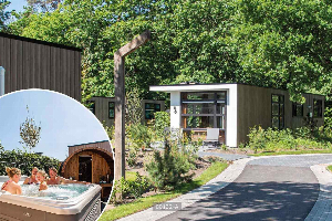 Luxe 6 persoons vakantiehuis met sauna en bubbelbad op vakantiepark op de Veluwe